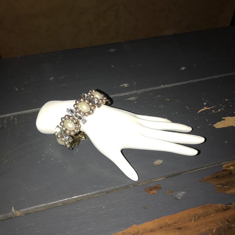 Faux pearl & diamonds cuff